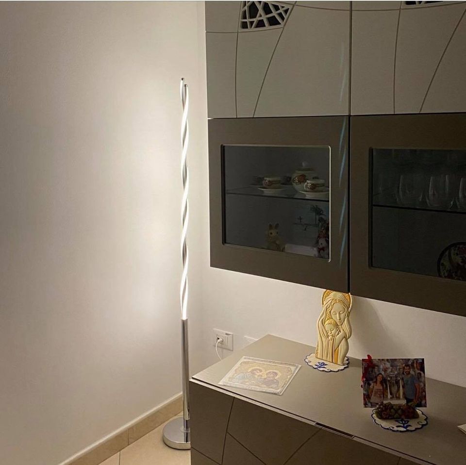 piantana moderna a led